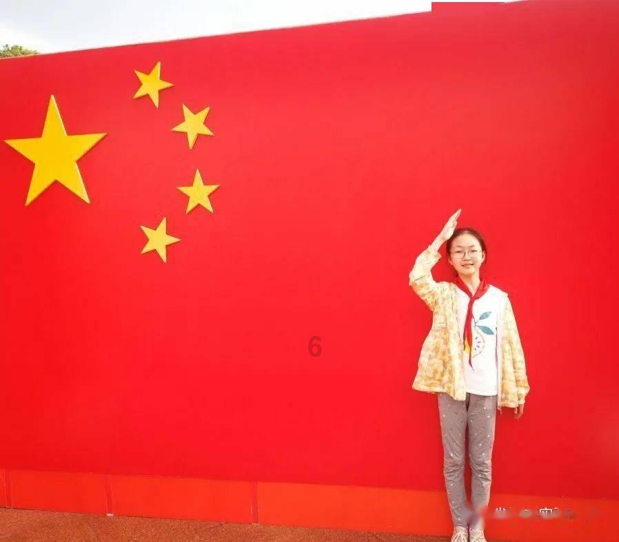 2024哈尔滨国际时装周闭幕式暨时尚品牌颁奖典礼在西城红场举行
