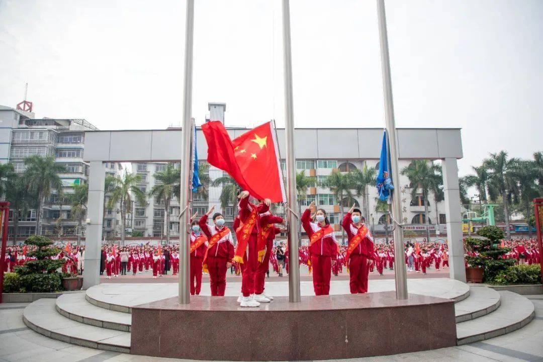 菏泽牡丹亮相广州“小蛮腰”